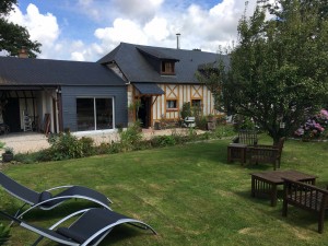 Photo de la façade du home du beau soleil